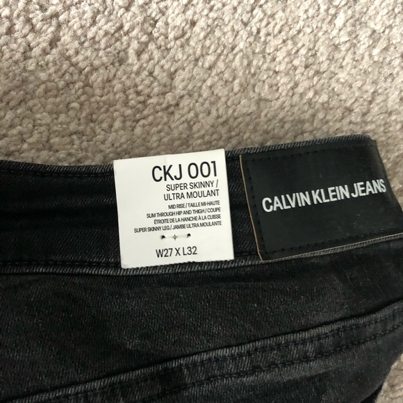 Calvin Klein Mid rise Super Skinny Ripped Jeans - Picture 5 of 5